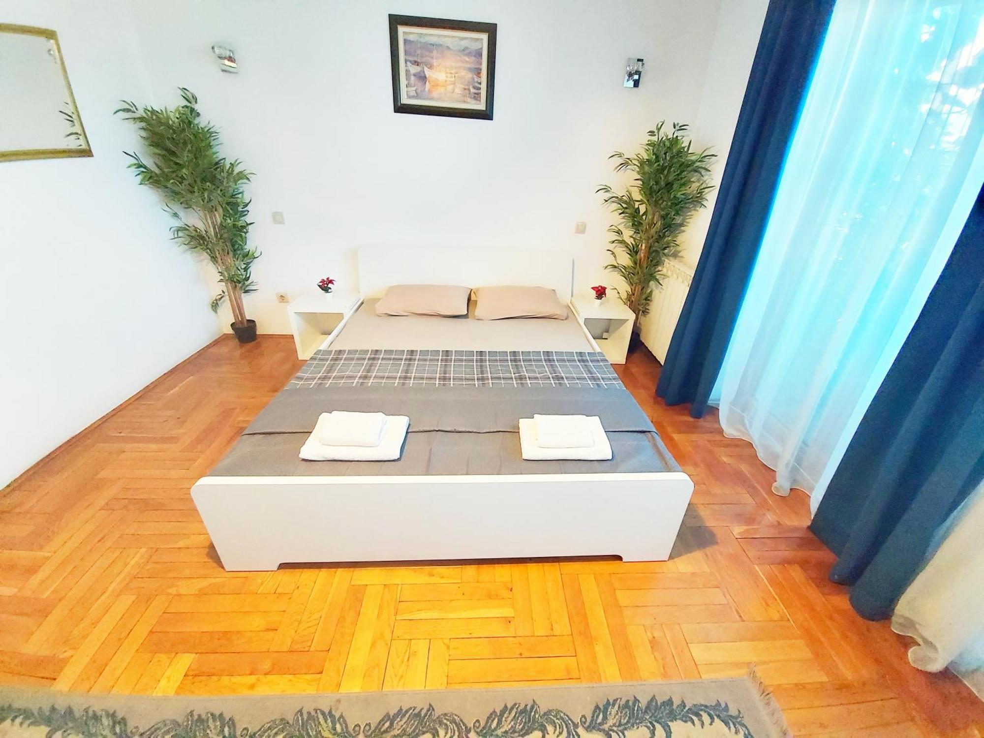 Red Clay Apartments City Club Belgrado Esterno foto