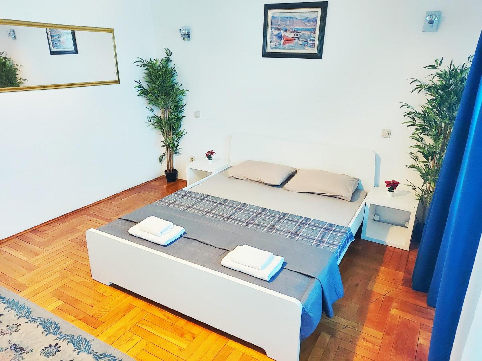 Red Clay Apartments City Club Belgrado Esterno foto