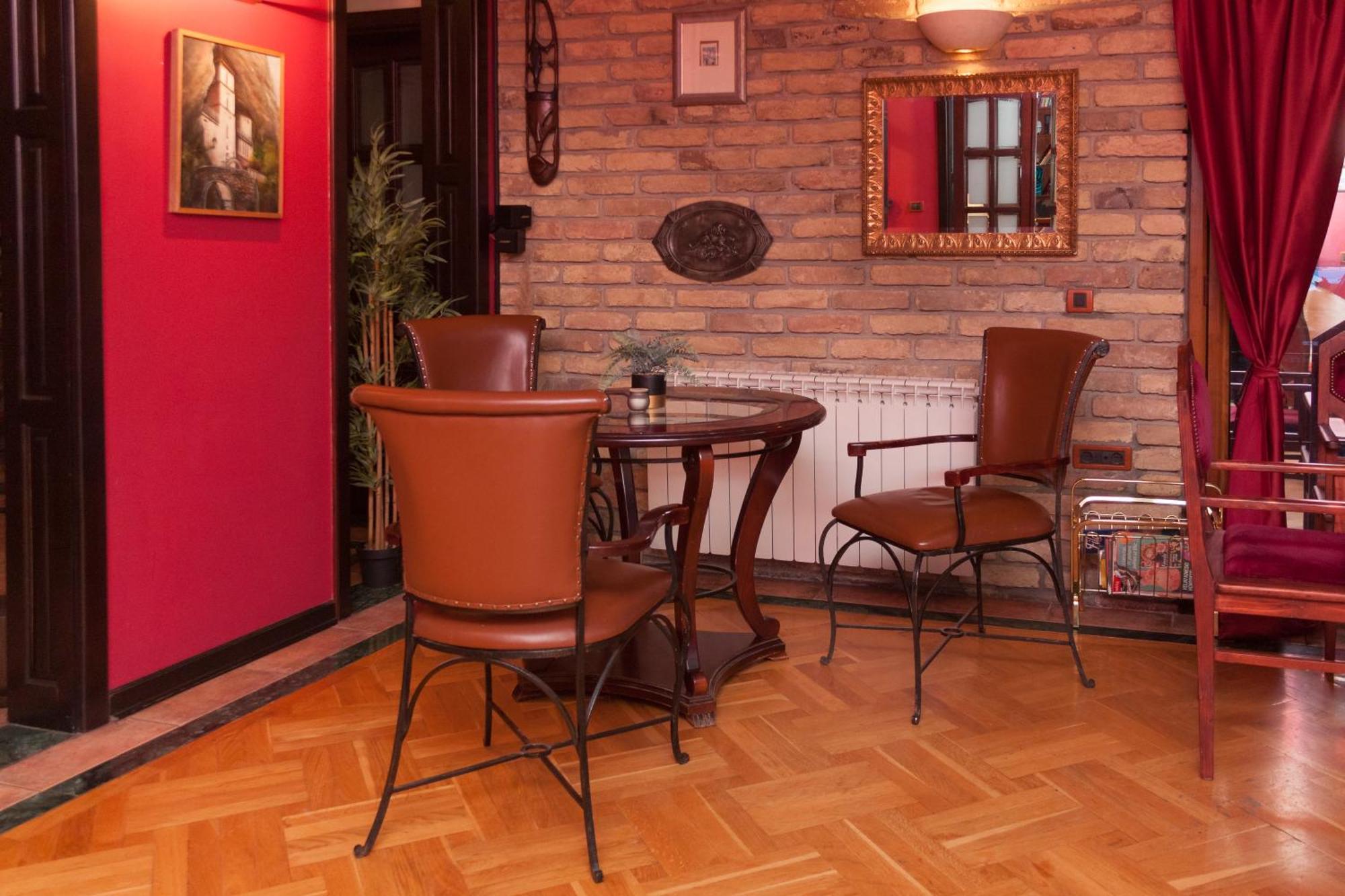 Red Clay Apartments City Club Belgrado Esterno foto