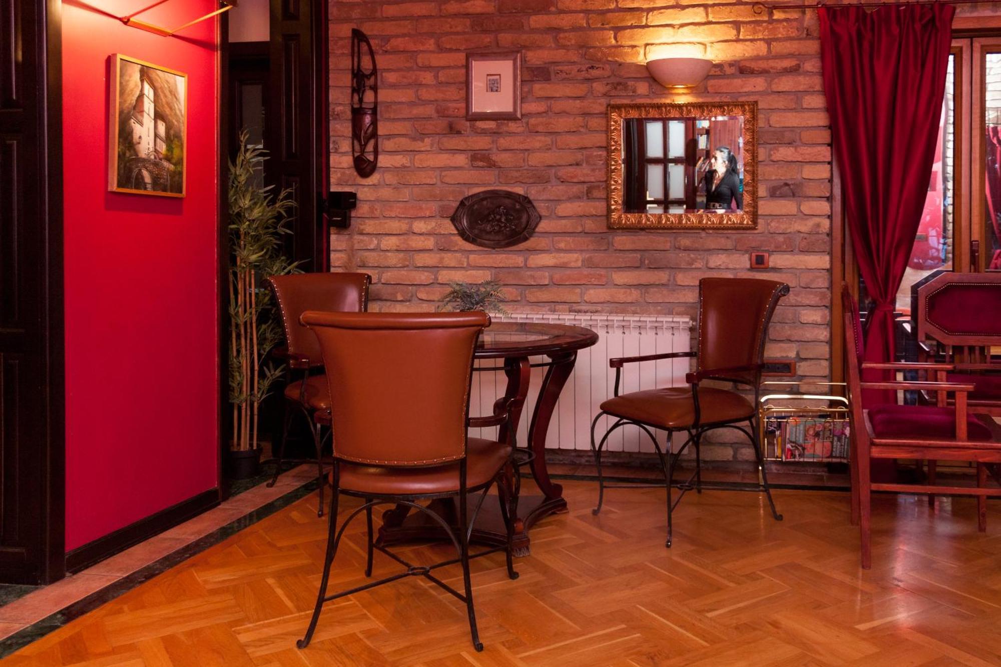 Red Clay Apartments City Club Belgrado Esterno foto