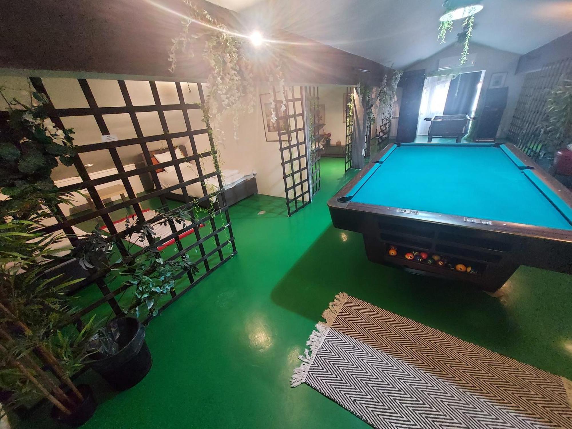 Red Clay Apartments City Club Belgrado Esterno foto