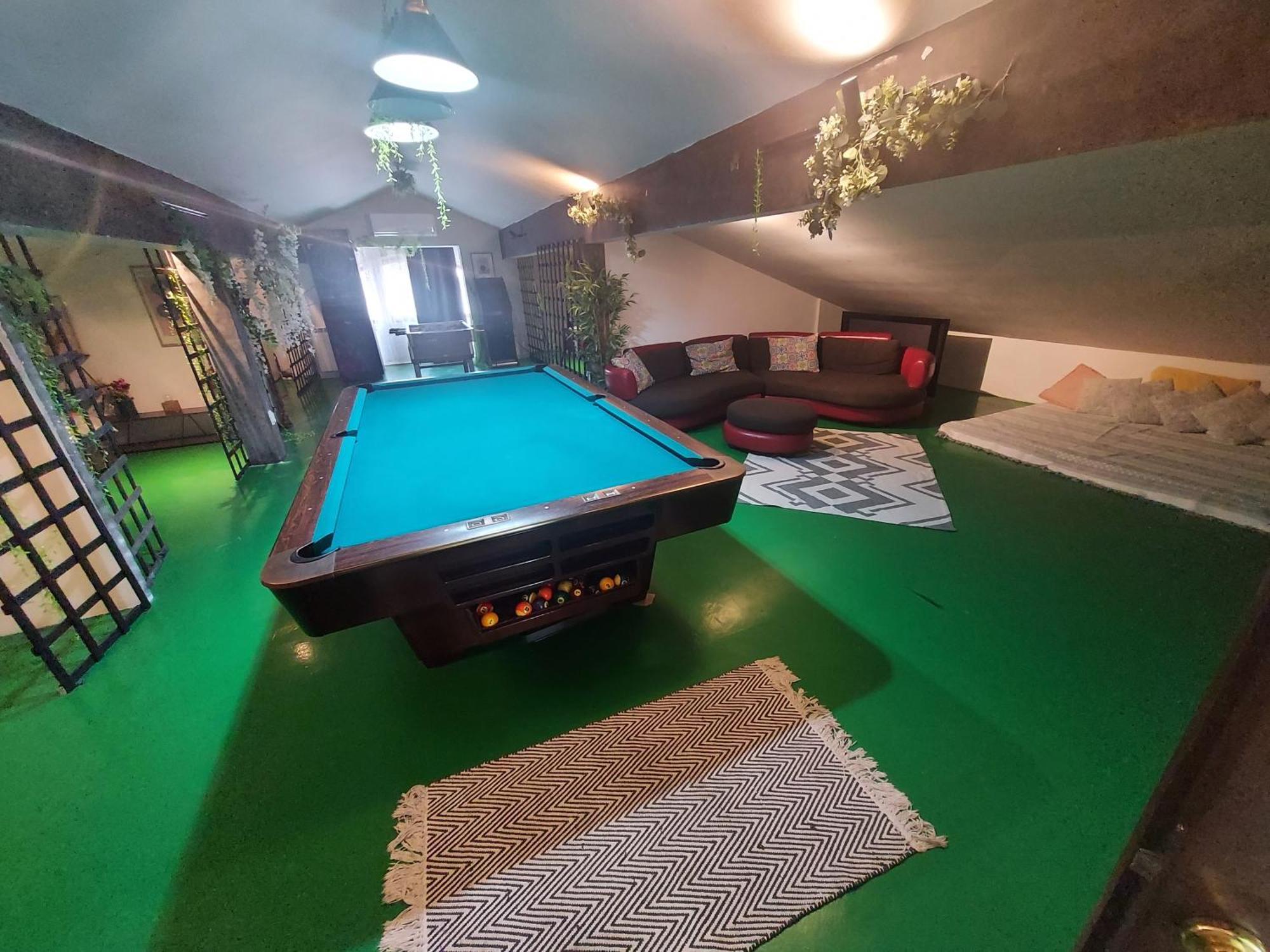 Red Clay Apartments City Club Belgrado Esterno foto