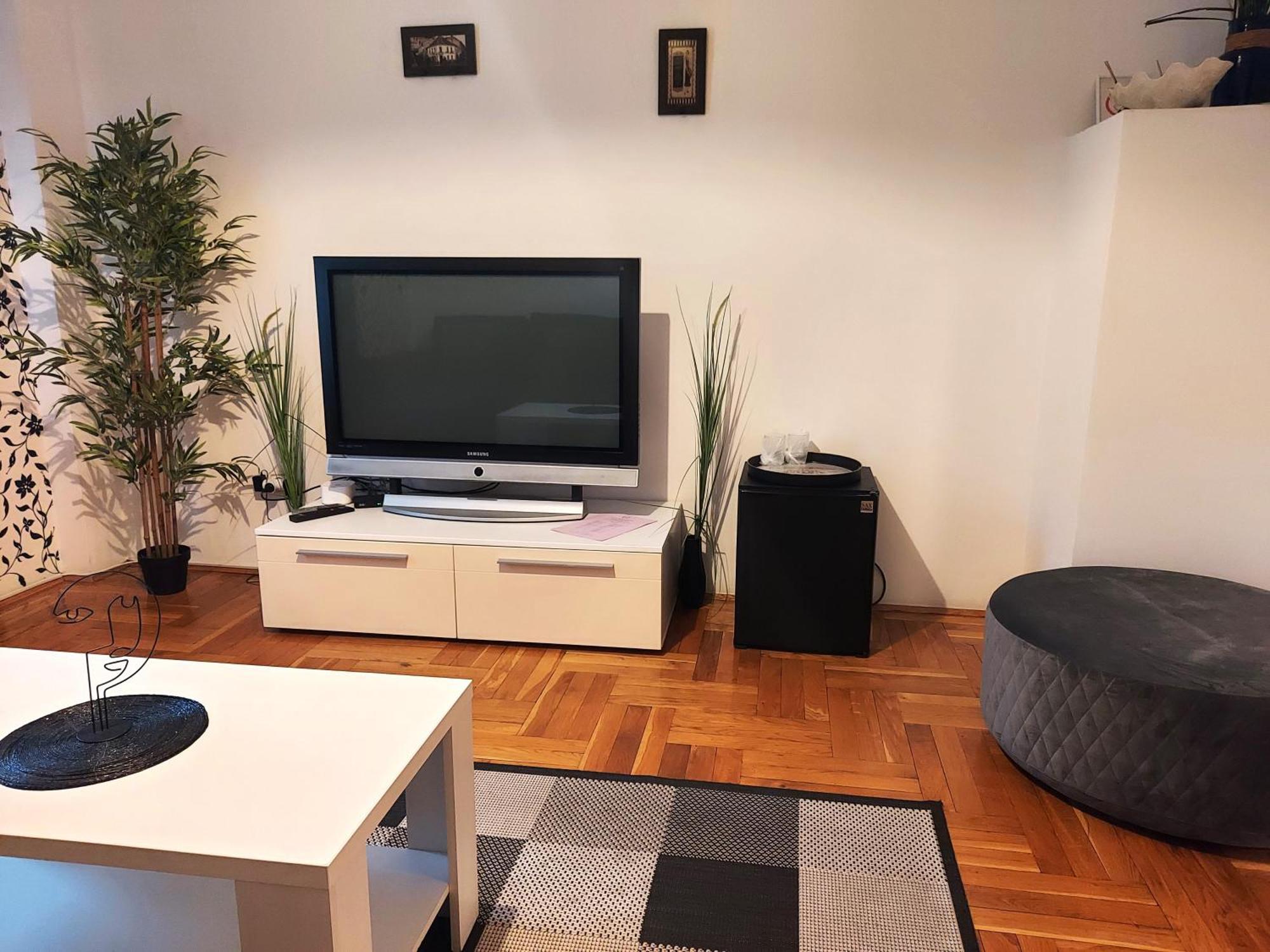 Red Clay Apartments City Club Belgrado Esterno foto