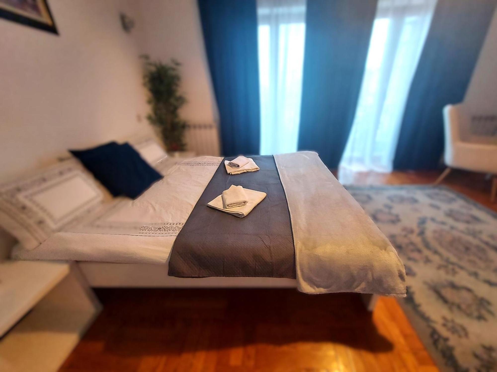 Red Clay Apartments City Club Belgrado Esterno foto